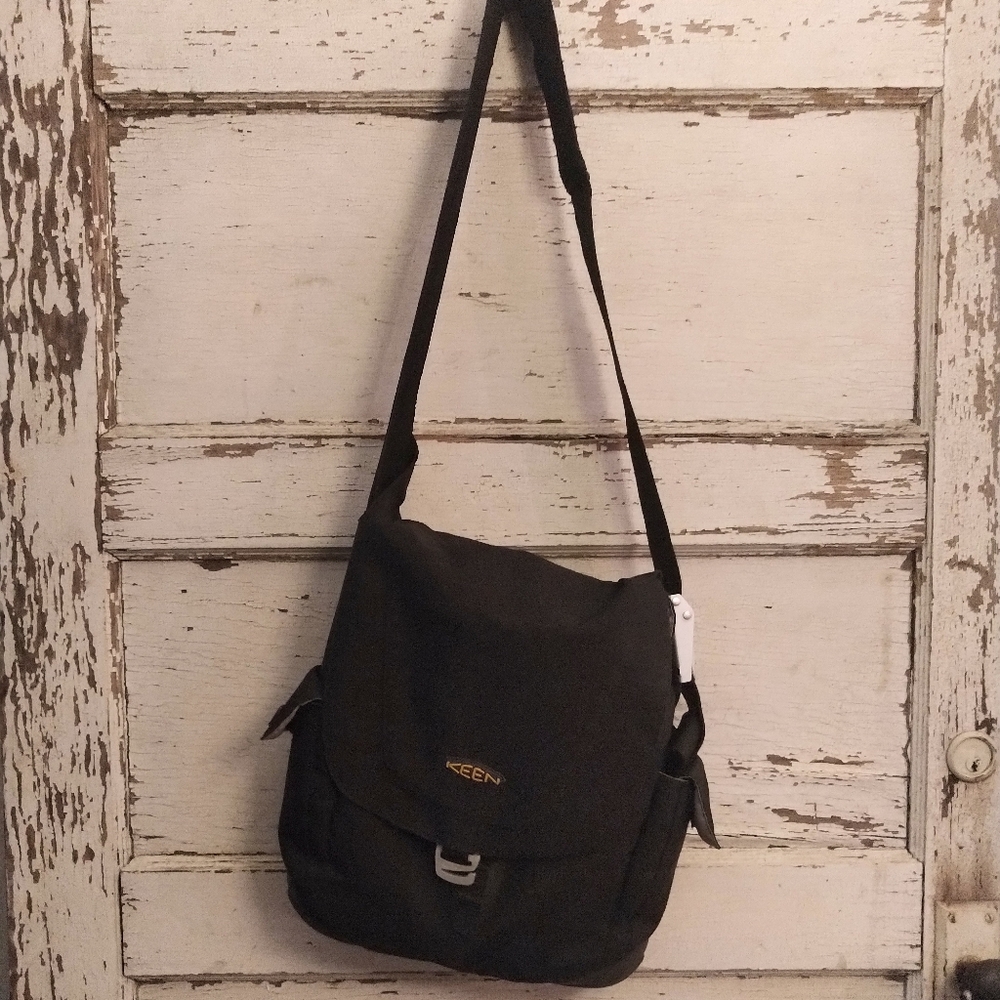 Small - Keen Messenger Bag
